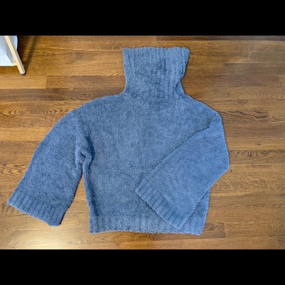 Sweater - Picture 2 of 4